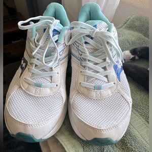 Saucony White and Blue Athletic Shoes with Breathable Mesh